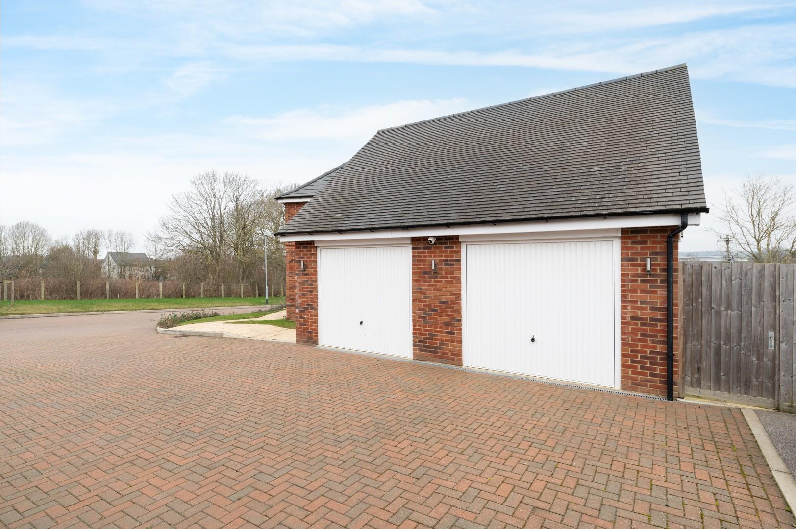 Cruickshank Mead, Leighton Buzzard Quarters Estate Agents